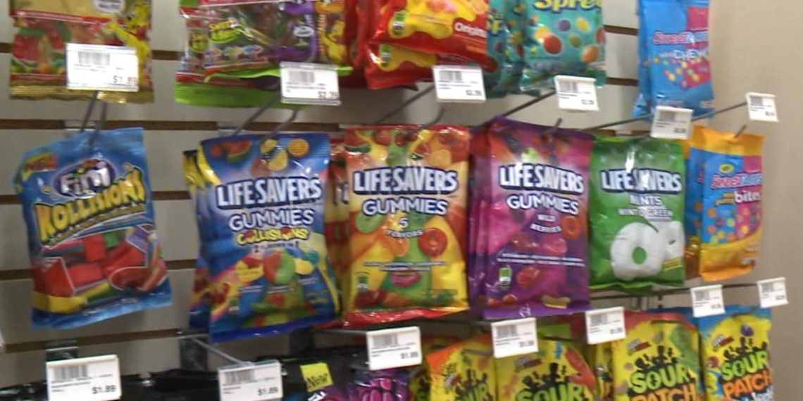 Governor Sanders strikes to ban sweet and soda from SNAP