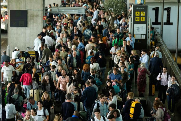 Journey disruption continues as explanation for blackouts nonetheless unknown