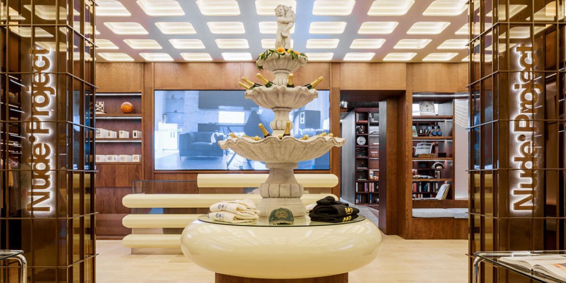 He transforms the Madrid flagship of the nude undertaking right into a Hollywood model “open mansion”