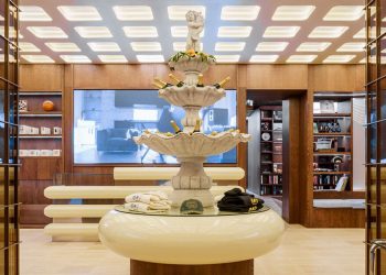 He transforms the Madrid flagship of the nude undertaking right into a Hollywood model “open mansion”