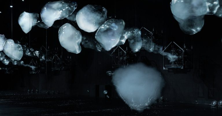 AA Murakami about the usage of robotics to create nature in installations