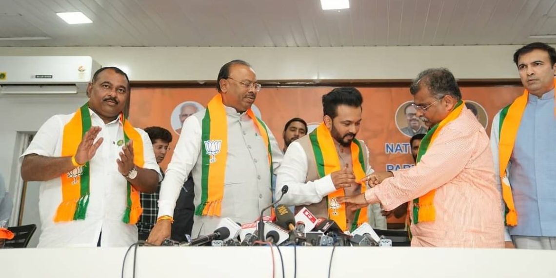 From cricket to politics: Kedar Jadhav begins the political journey with BJP