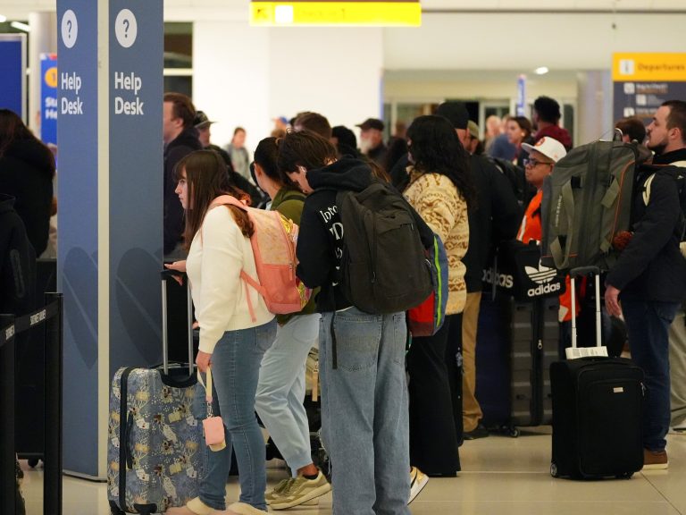 Europeans are an increasing number of obstacles to journey to the USA