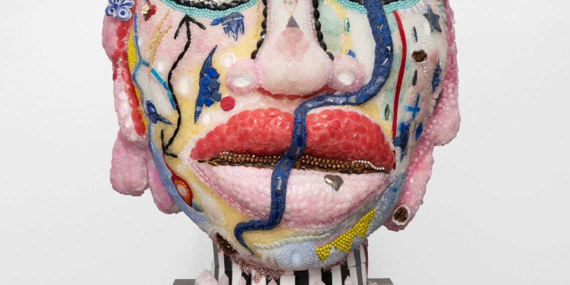 German Vanessa Channel the metaphysical therapeutic powers in a collection of monumental assemblies – Colossal