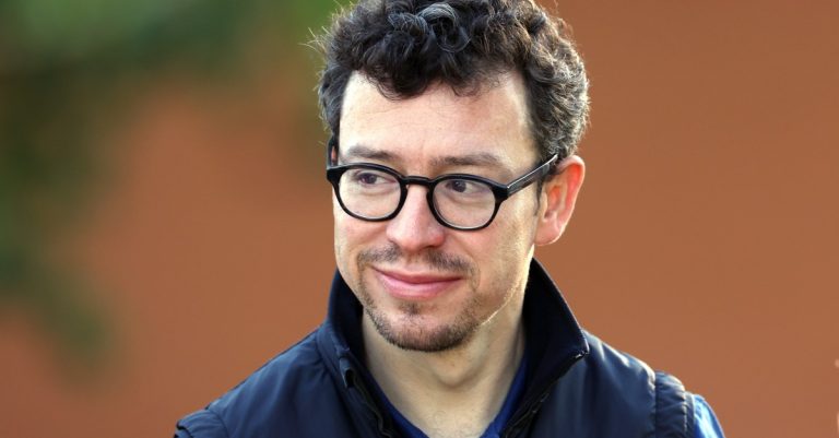 Duolingo will substitute contractual staff with AI