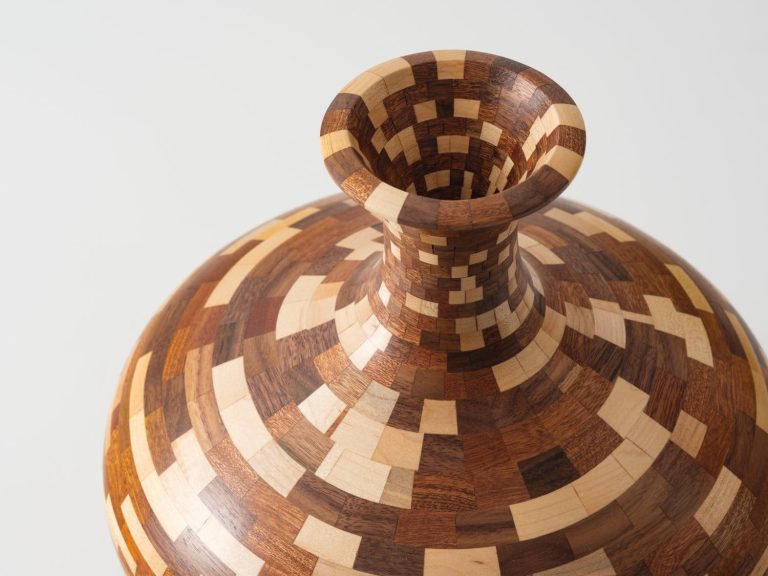 Melding Craft and Sturdiness, Richard Haining carries elegant recovered wooden vessels – Colossal