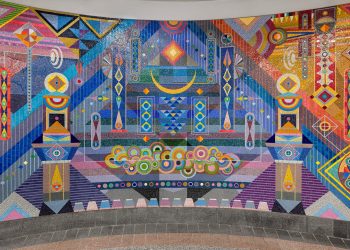 A daring metaphysical portal by Hilma’s Ghost extends 600 meters throughout the Grand Central Station – Colossal