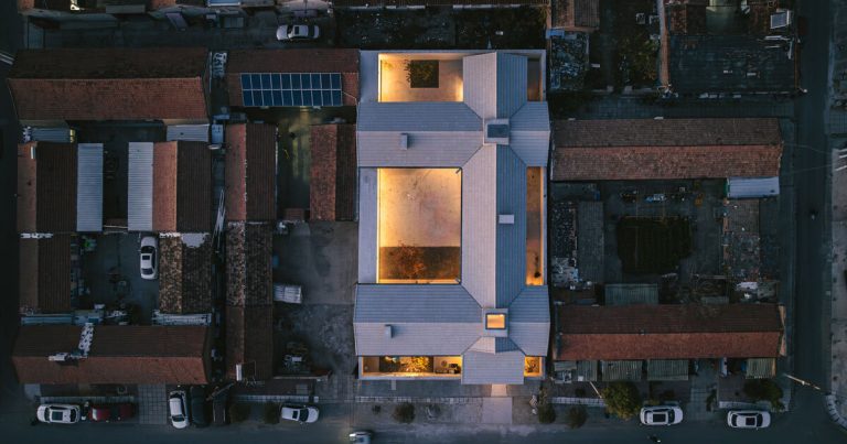 4 wings braided outlines Chaoffice’s Cross Home in Beijing