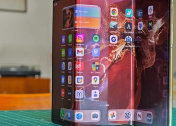 Have a look at Huawei’s Trifold’s TRIFOLD cellphone