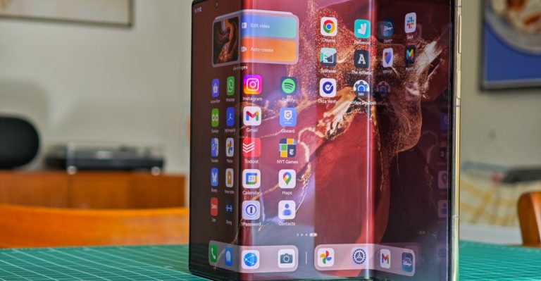 Have a look at Huawei’s Trifold’s TRIFOLD cellphone