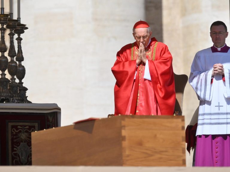 The emotional closure of the farewell speech to Pope Francis within the Vatican within the Vatican