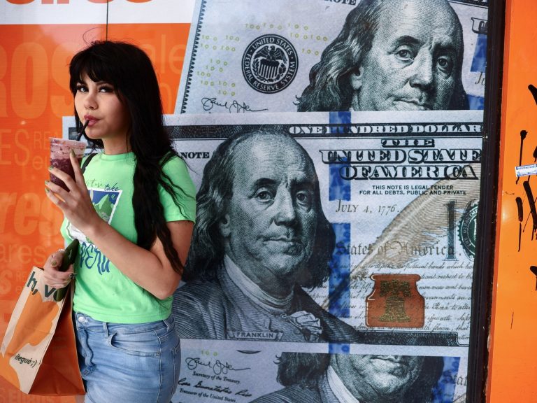The greenback falls on its worst degree in three years and the long run panorama isn’t good