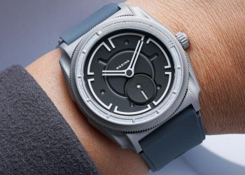 geometric traces define the azazel_ clock and makina integrated into the metal physique