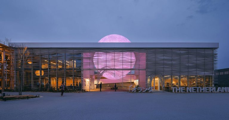 The intense sphere leaves the pavilion of the stratified Netherlands at Expo 2025 Osaka