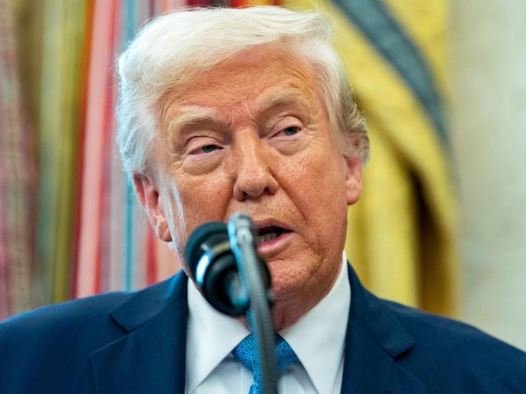 Donald Trump provides indicators to decrease the tariffs to China and quit the Federal Reserve Chief