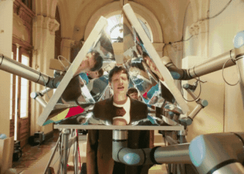 The brand new music video of OK Go is a dizzy 60 mirrors and 29 robots – Colossal