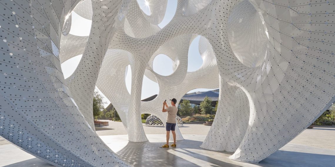 200,000 rivets present ultra-sub-aluminum aspects of “The Orb” by Marc Fornes-Colossal