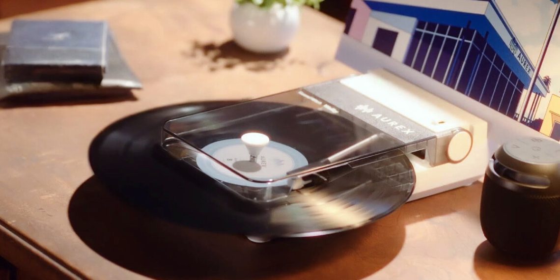 Transportable Toshiba vinyl recording participant connects to wi-fi units