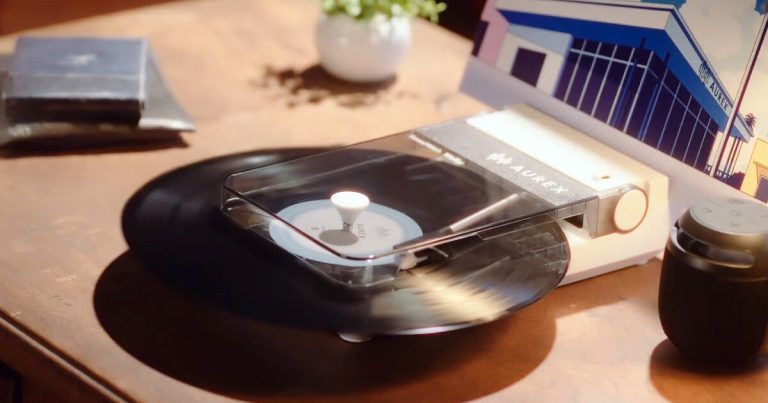 Transportable Toshiba vinyl recording participant connects to wi-fi units