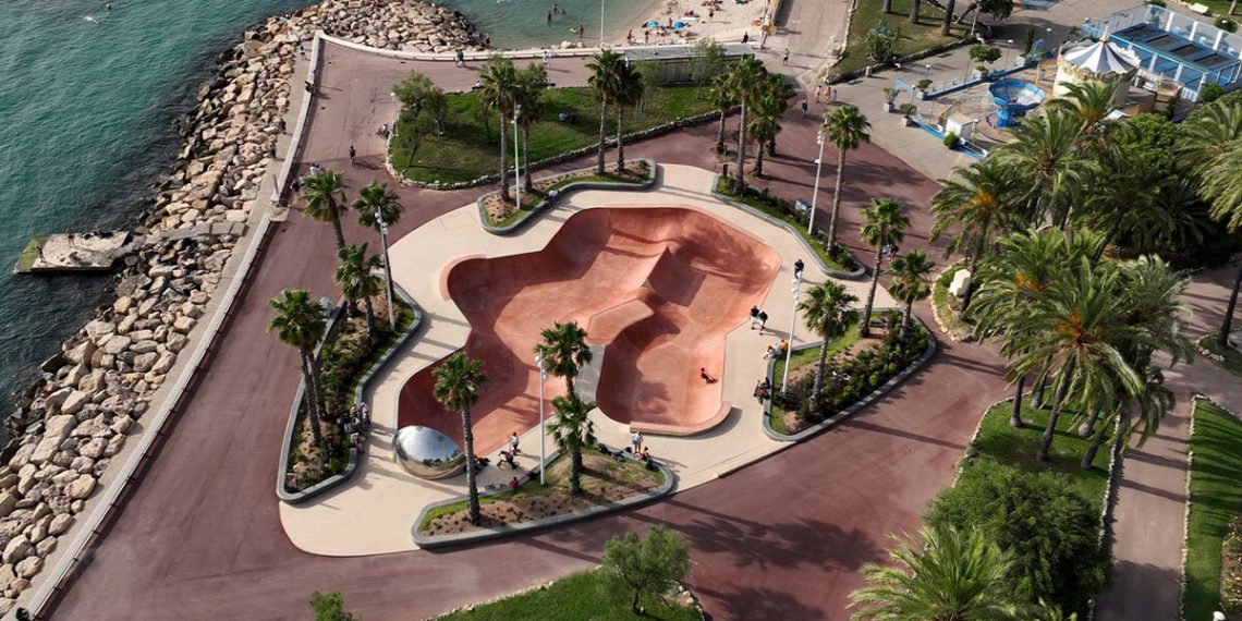 Concrete coats with pink shades with eyes with eyes from Constructo to Cannes