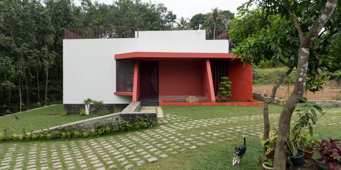Crimson Wall Segments Exit the White Physique of the Saba Home in India