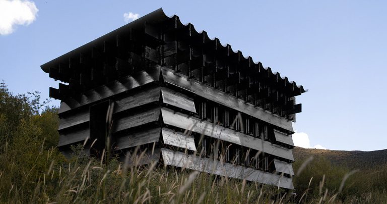 OMNO hive remark cabin factors to Tibetan panorama
