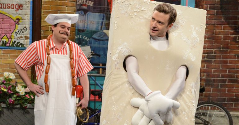 50 Years of SNL’s Funniest Meals Moments, From Schweddy Balls to Veganville