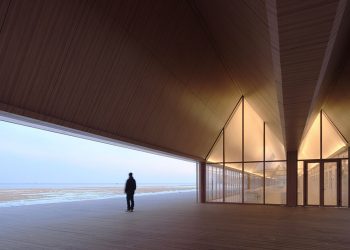 Tao builds “Tide’s Echo Corridor” as a cultural lighthouse on the sting of the yellow sea