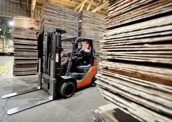 How Trump’s tariffs and the commerce conflict affect the US and world economies – PBS