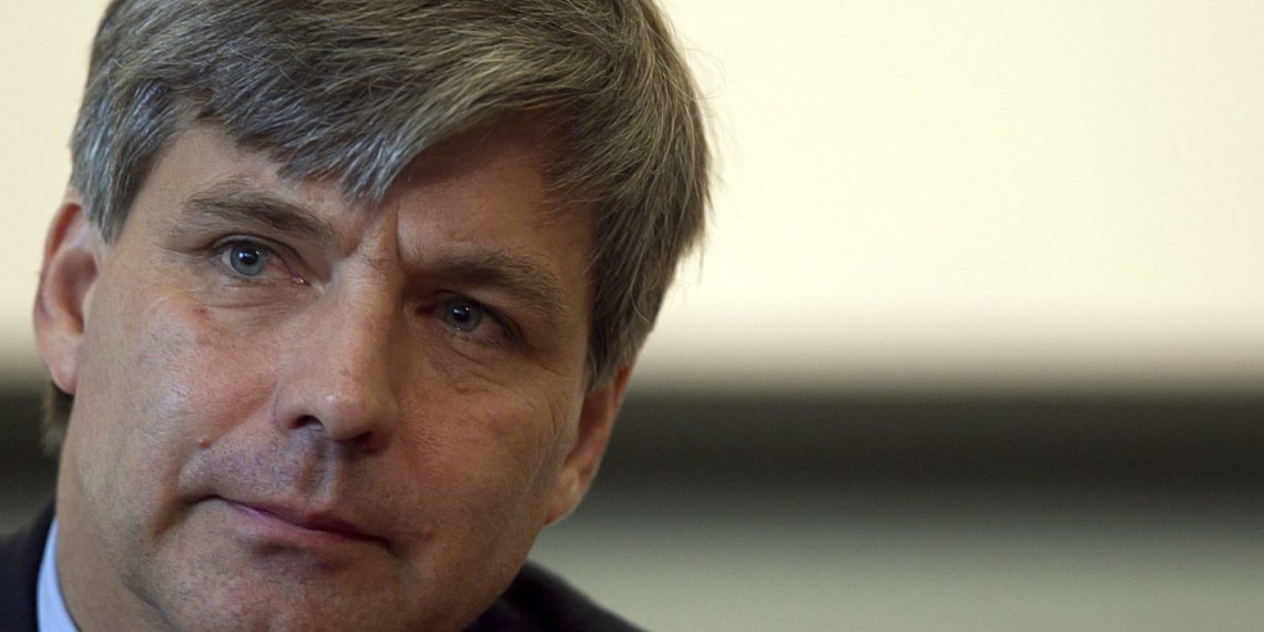 Who’s Harold Mayne Nicholls, the chief who led Bielsa to the Chilean nationwide group and is now on the lookout for 135,000 signatures to run because the president of his nation