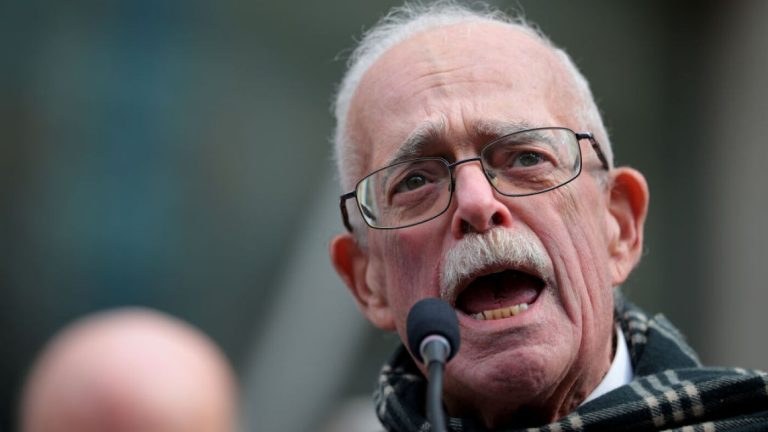 Rep. Gerry Connolly pushes for solutions on layoffs of FOIA employees at CDC : Photographs
