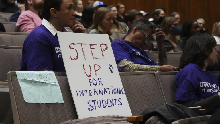 The federal government will restore the immigration standing of worldwide college students: NPR