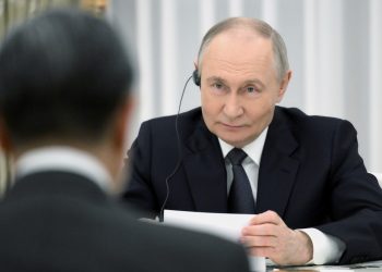 Russia criticizes Trump’s peace plan and claims he can not settle for it