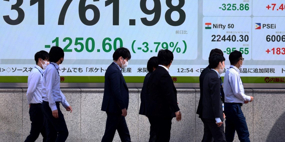 Sturdy falls into Asian baggage for brand spanking new tariffs that Trump already applies to China