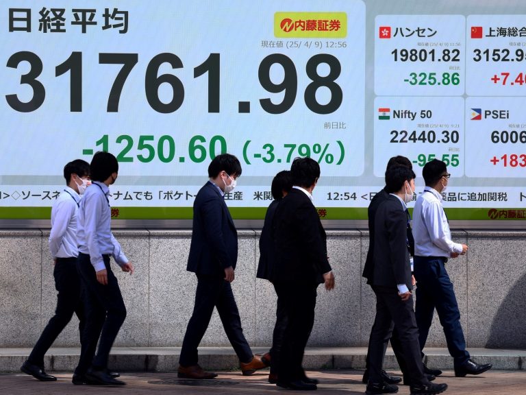Sturdy falls into Asian baggage for brand spanking new tariffs that Trump already applies to China