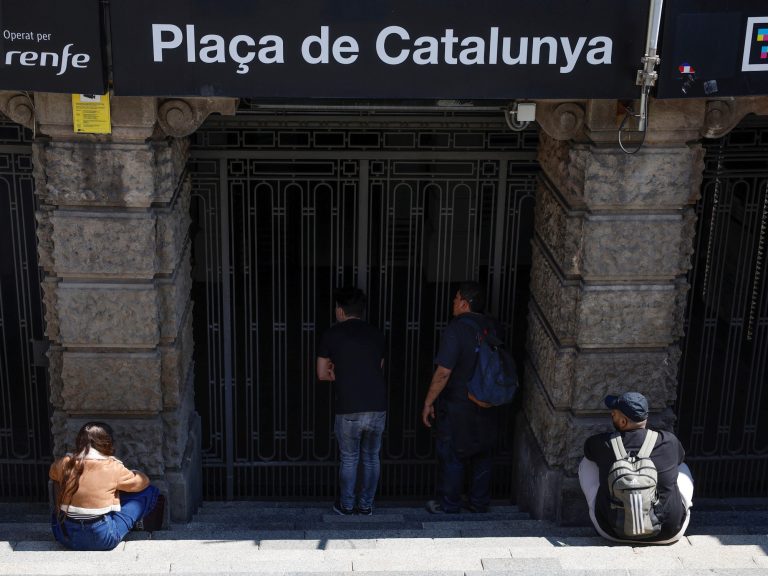 The facility failure in Spain made 30,000 folks journey by practice