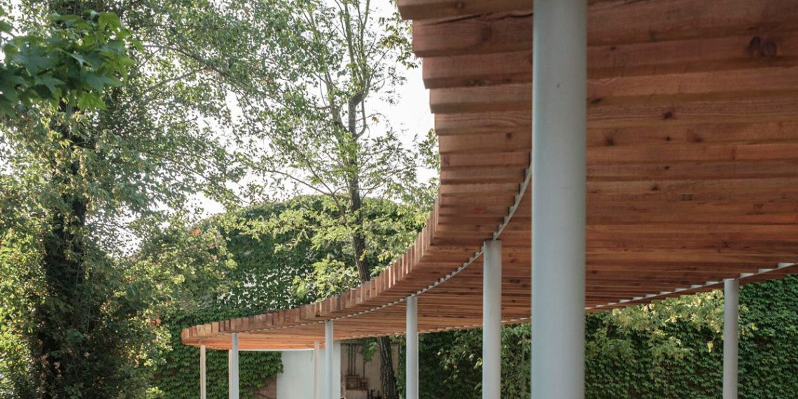 Driving by Sanaa, alumni craft Yacademy Meandering Promenada Serpentine Wooden and Metal