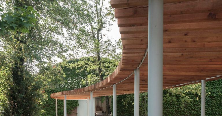 Driving by Sanaa, alumni craft Yacademy Meandering Promenada Serpentine Wooden and Metal