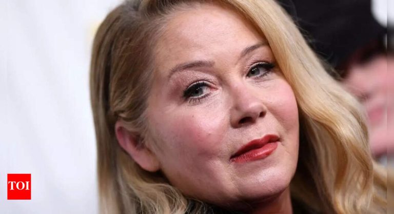 What’s a number of sclerosis, the incurable illness Christina Applegate resides with