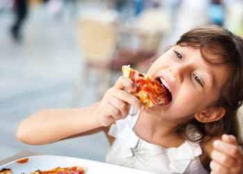 Simply 5 minutes of junk meals adverts can drive youngsters to eat extra: Research