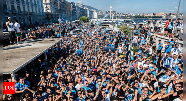 In photos: Lengthy flood followers for historian Scudetto Parade in Naples | Soccer information