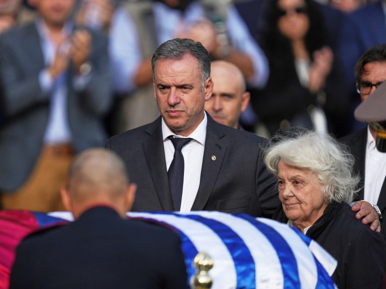 The final farewell to a politically flawed man