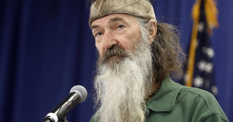 Duck Dynasty patriarch and conservative cultural icon Phil Robertson dies | Leisure Information