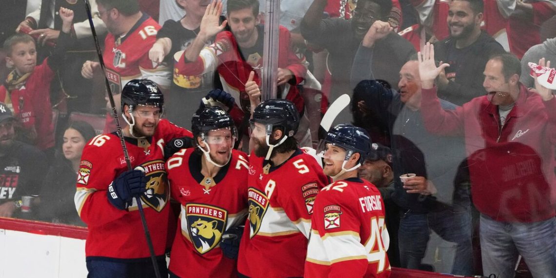 Panthers move by the hurricanes and take away a victory from the Stanley Cup closing