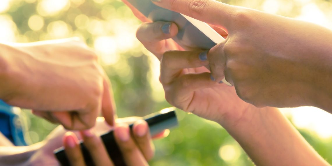 What does a cell phone present within the center ought to work effectively on daily basis, in response to an professional