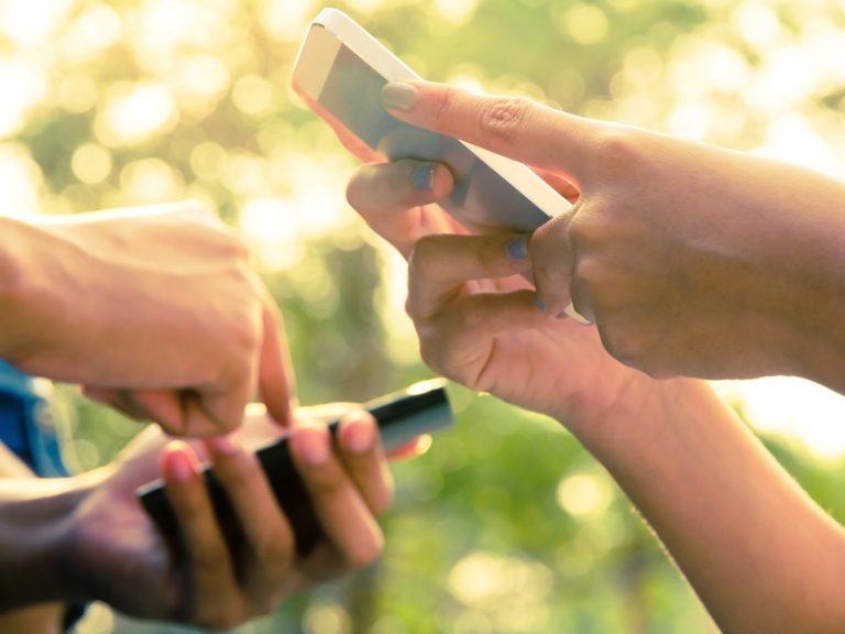 What does a cell phone present within the center ought to work effectively on daily basis, in response to an professional