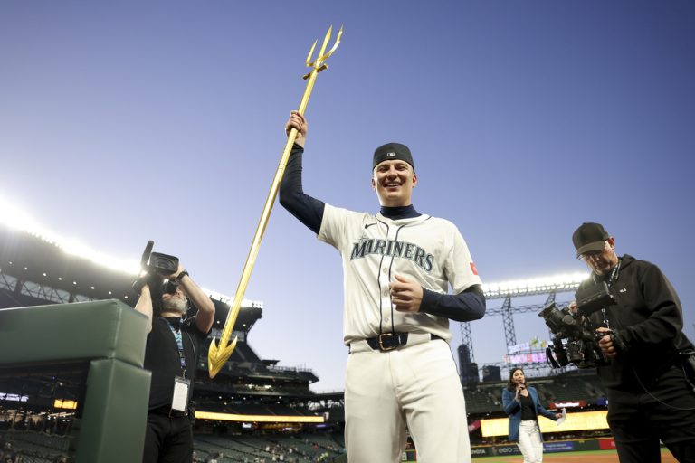 Northern -West sports activities replace: Marinarii impress on return residence, Seahawks hit a stretch of the important thing season and plenty of extra