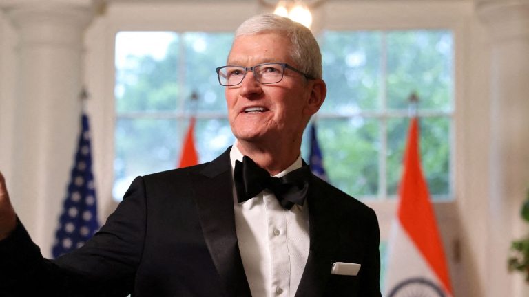 Tim Cook dinner desires to beat Meta to his personal recreation, Apple’s sensible glasses may very well be prepared by 2027: Report