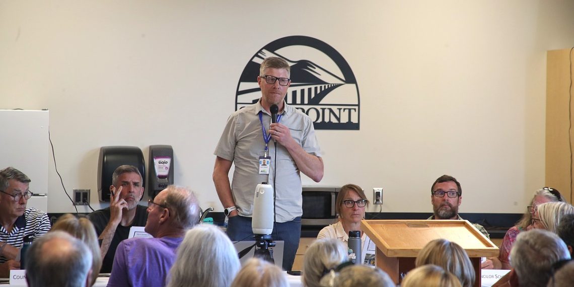 Metropolis employees, group members focus on choices as a result of the prices of the James E. Russell Middle exceed the revenue