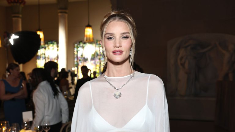 Rosie Huntington-Whiteley’s look exhibits how stylish white denims are